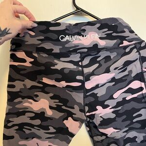 Calvin Klein Black and Gray Patterned Leggings